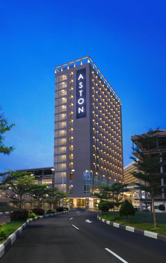 Aston Nagoya City Hotel Batam Luaran gambar